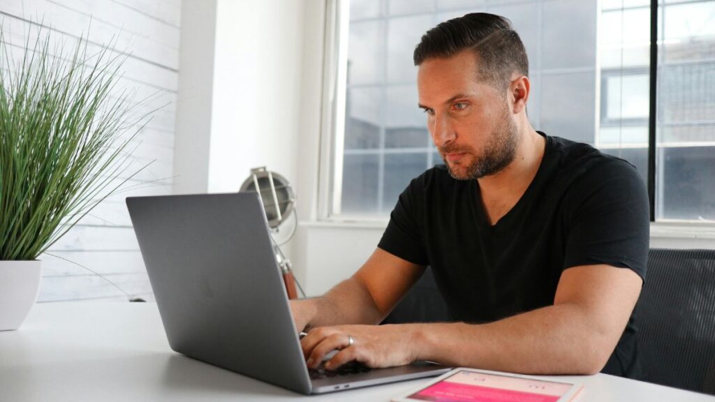 Job Scam Risks on Popular Job Platforms